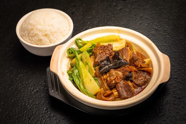 招牌牛腩饭 (小辣) Signature Beef Sirloin Rice Bowl (Mild Spicy)
